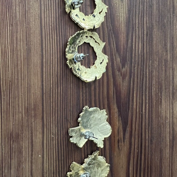 Gold Tone Stud Earrings Candy Canes Bow And Red & Green Wreath Christmas Holiday - Picture 4 of 10